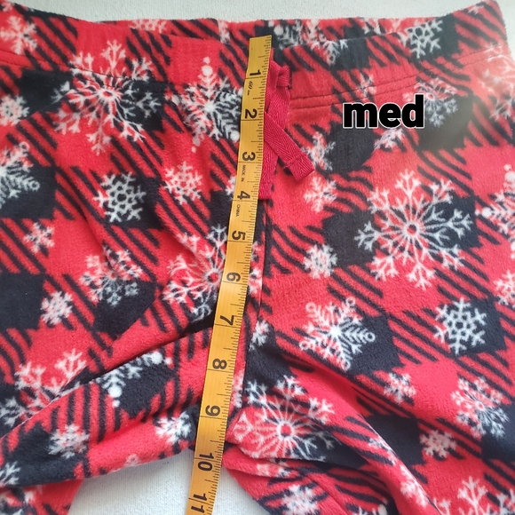 Matching buffalo plaid and snowflake fleece pajama - Picture 8 of 12